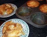 A picture of step 8 of Pineapple upsidedown muffincakes.