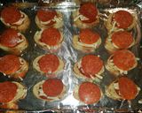 A picture of step 5 of Mini Pizzas.