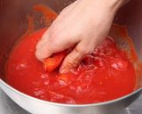 A picture of step 6 of Eggs a la Flamenca.