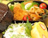 A picture of step 7 of A Delicious Dish From Shonan, Kanagawa: Kettle-cooked Shirasu Rice Bowl Bento.