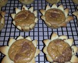 A picture of step 4 of " Mini Pumpkin Pies ".
