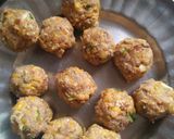 A picture of step 3 of Corn Pyaji balls (corn onion balls).