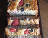 Foto del paso 5 de la receta: Budín de frutillas y arándanos