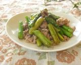 A picture of step 3 of Sautéed Asparagus with Shiro Dashi.