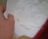 A picture of step 3 of Easy meringues.
