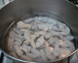 A picture of step 1 of Simmered Pork Offal.