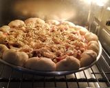 Foto langkah ke 7 dari resep Chiken Mushroom Pizza.