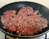 A picture of step 2 of Ground beef and mashed potato bake.
