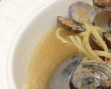 A picture of step 17 of Soup-Style Clam Vongole.