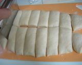 A picture of step 5 of Yogurt Leavened Snowy White Petit Cream-Filled Rolls.