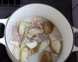 A picture of step 5 of Colorful Ozoni Mochi Soup for the New Year.