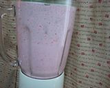 A picture of step 3 of Easy Strawberry Mousse.