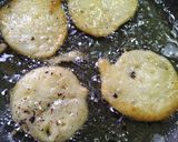 A picture of step 4 of Rabdi malai puri.