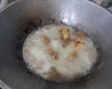 Foto langkah ke 5 dari resep Ayam goreng Bumbu tetap empuk walau dingin.