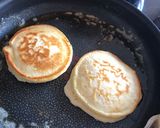A picture of step 5 of American pancakes.