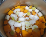 Foto del paso 2 de la receta: Crema de calabaza y zanahoria