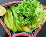 Hình bước làm 9 của món Vào bếp cùng con: Taco tôm với tortilla từ bột mì và sốt salsa xoài