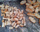 Foto del paso 1 de la receta: "Chips" de pan duro en Airfryer