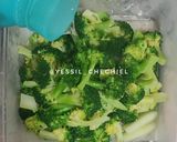 Foto langkah ke 3 dari resep Tumis Brokoli Telur.