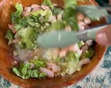 Foto del paso 5 de la receta: Elote y camarón en ensalada
