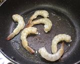 รูปขั้นตอนการทำที่ 2 ของ ข้าวผัดกุ้ง