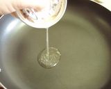 A picture of step 1 of Onion, Tuna and Cheese Pasta.