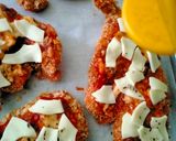 Foto langkah ke 5 dari resep Chicken Parmigiana Ekonomis.