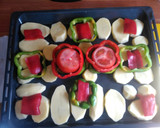Foto del paso 4 de la receta: Patatas al horno con verduras