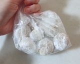 A picture of step 7 of Snowball (Boules de Neige).