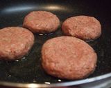 A picture of step 7 of Simple Hand-Kneaded Hamburgers.