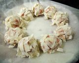 A picture of step 5 of Microwaved Flower Shumai.