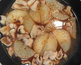 A picture of step 4 of Simple Simmered Daikon Radish & Pork Belly.