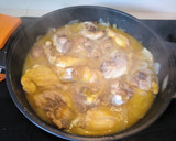 Foto del paso 5 de la receta: Poulet à la crème (pollo a fuego lento con nata y cebolla)
