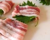 A picture of step 2 of Non-fried Japanese-style Tonkatsu Made with Thinly Sliced Pork Belly.
