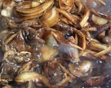 A picture of step 2 of Firm Tofu & Pork Stir-Fried with Ginger.