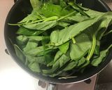 A picture of step 5 of Oseng oseng kangkung (Water Spinach).