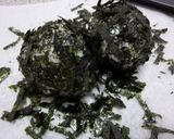 A picture of step 3 of Granny's Round Onigiri Rice Balls.