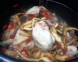 A picture of step 4 of Chicken Soup With Three Herbs.