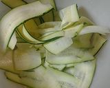 A picture of step 1 of Zucchini salad.