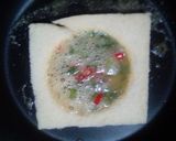 Foto langkah ke 6 dari resep Roti bakar telur.