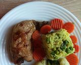 Egész csirkecombfilé rizibizivel és párolt zöldséggel recept fázis 5 fotója