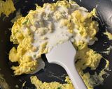 A picture of step 4 of Velvety Scrambled Eggs.