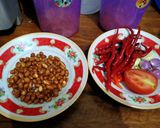 Foto langkah ke 2 dari resep Mie Lidi Kuah Kacang.
