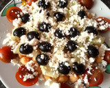 Foto del paso 2 de la receta: Ensalada de garbanzos estilo griego