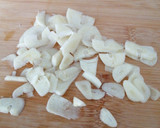 Foto del paso 1 de la receta: Lombarda al ajillo