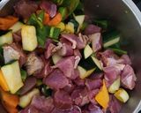 Foto del paso 2 de la receta: Pavo guisado/estofado con verduras en olla rápida