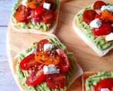 Une image de l'étape 3 de Tartines d'avocats tomates feta.