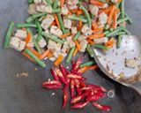 Foto langkah ke 4 dari resep Tumis Kacang Panjang & Wortel Crunchy Jesslyn Orlane.