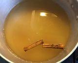 Une image de l'étape 1 de Pommes du jardin au sirop et cannelle.
