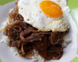 Foto del paso 8 de la receta: Berenjenas🍆 y cebollas🌰 en salsa con arroz🍚 y 🍳
